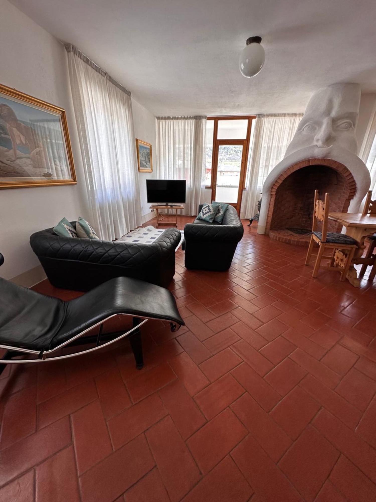 Ampio Appartamento Con Vista “Casa Magro” ตีราโน ภายนอก รูปภาพ